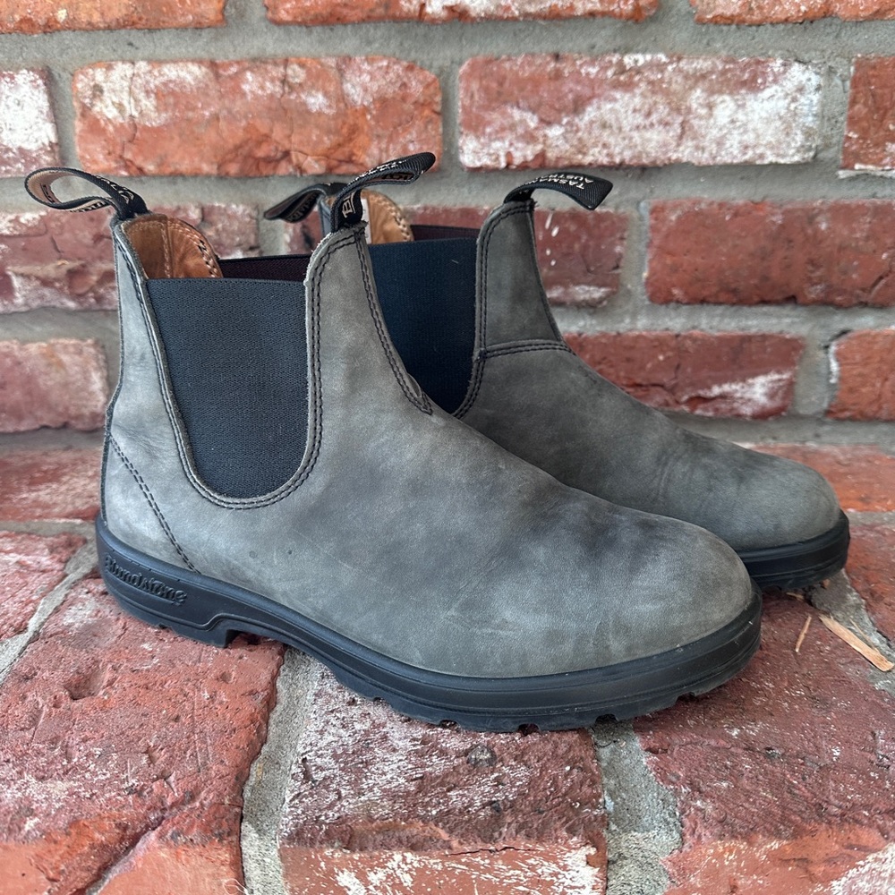 Women’s Blundstones size 9.5